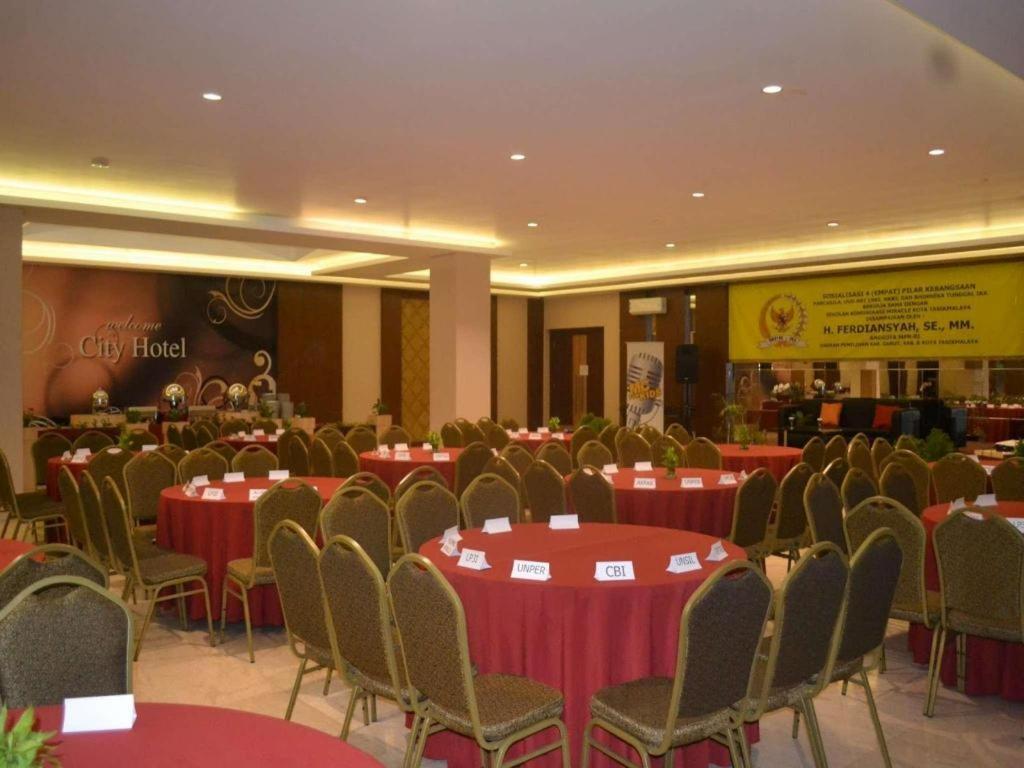 City Hotel Tasikmalaya Exteriör bild