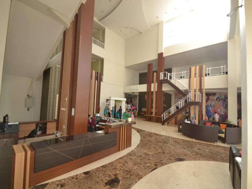 City Hotel Tasikmalaya Exteriör bild