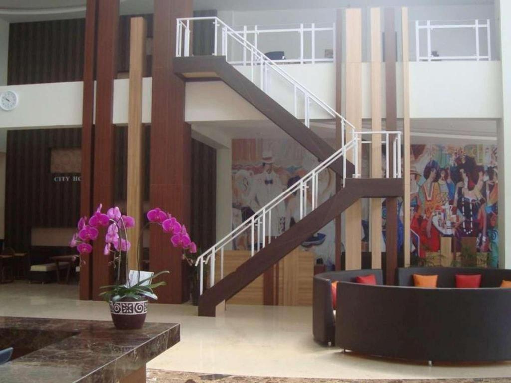 City Hotel Tasikmalaya Exteriör bild